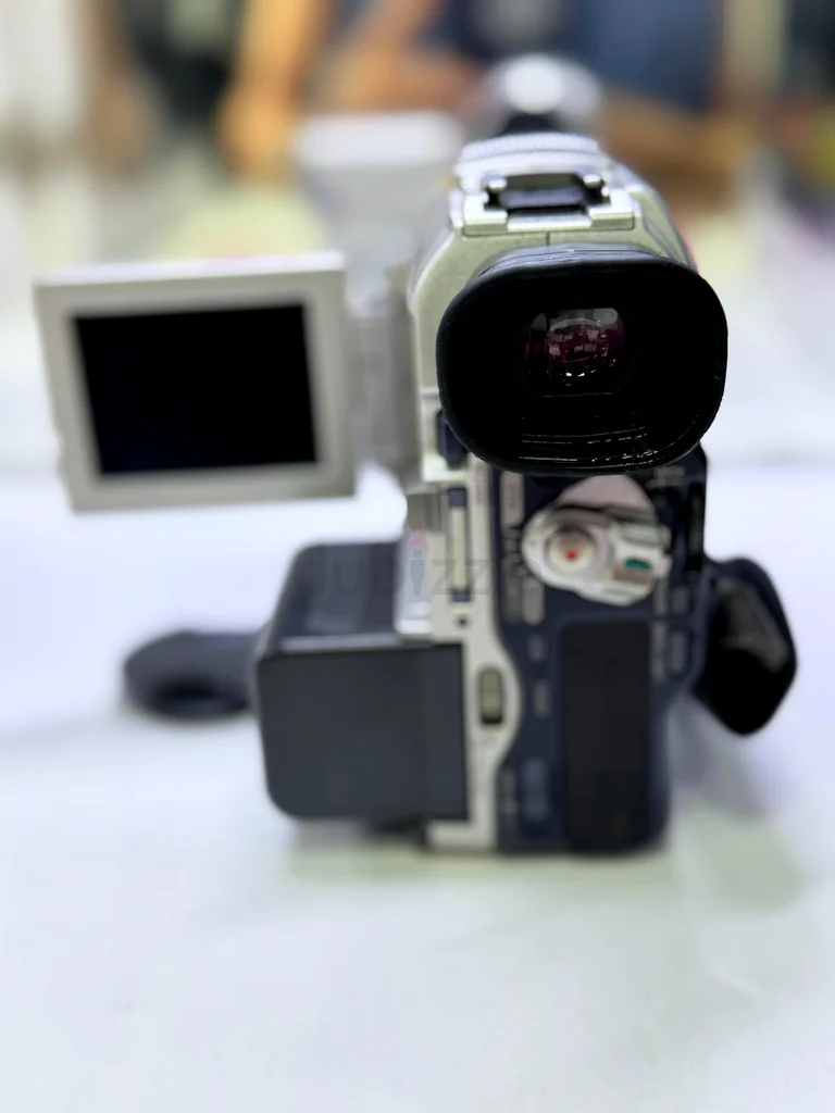جهاز سوني DCR-PC100 الرقمي كاميرا فيديو صغيرة من نوع Handycam، جهاز تسجيل فيديو miniDV من اليابان، يحتاج إلى شاحن63234612679681113