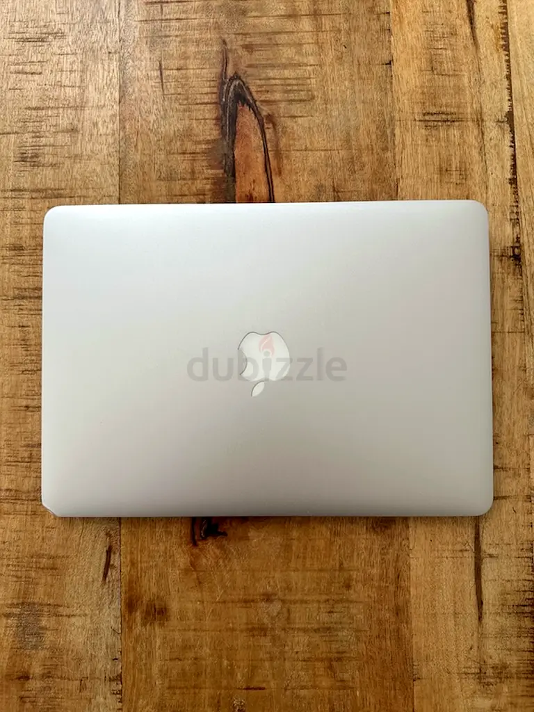 Sleek Apple MacBook  Air- Perfect for Work63254488789634117