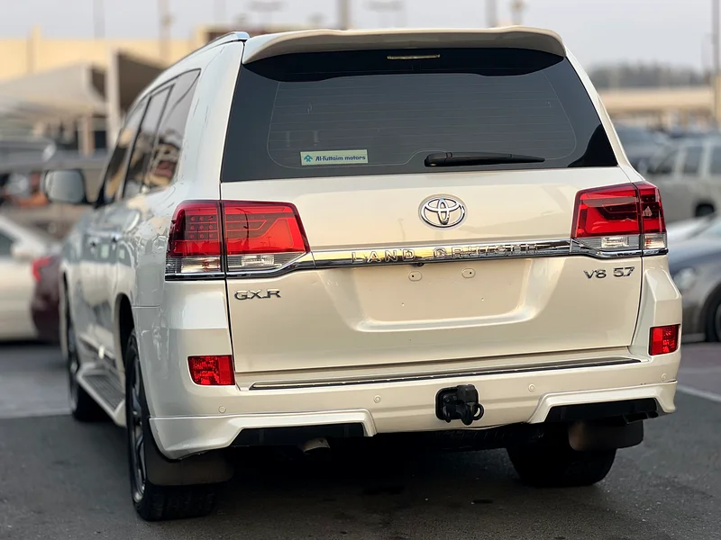 Land Cruiser GX.R 5.7L 2016 Gulf model, fully optioned, excellent condition63158801867522114