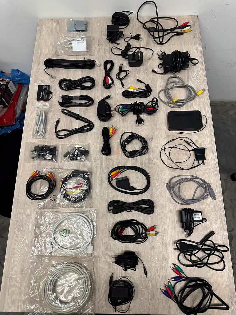 Assorted Electronic Cables  Accessories for Sale !63260217265153117
