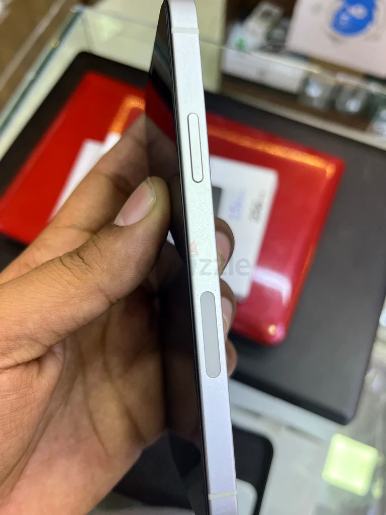 آيفون 1263215382069378114