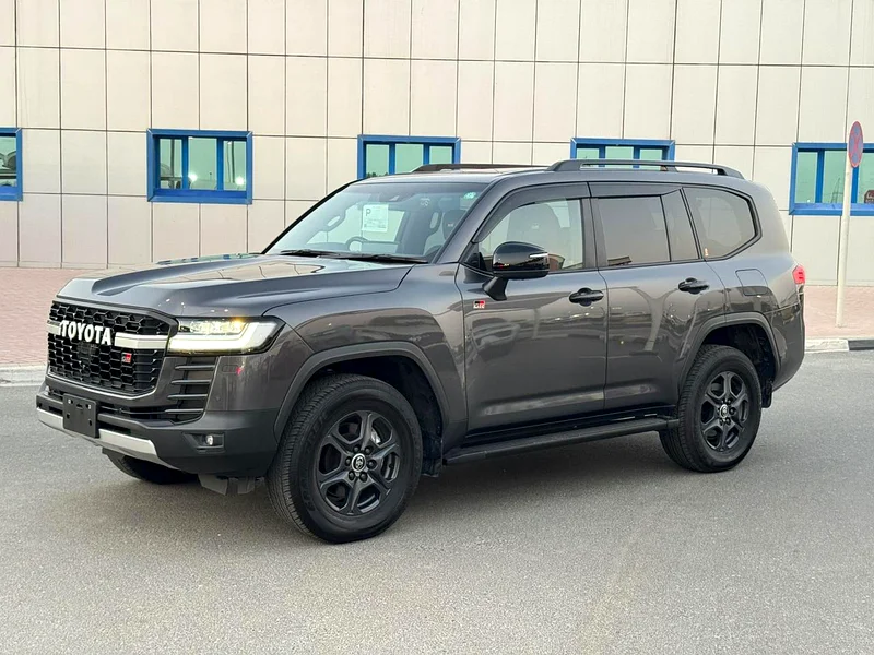 LAND CRUISER GR 2023 FRESH JAPAN IMPORT RIGHT HAND DRIVE FOR EXPORT JUST LIKE NEW FULL OPTION  BEST63158340359554111
