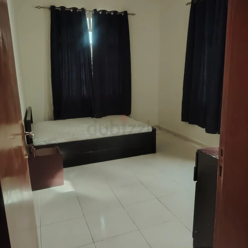 متاح في الفيلا فقط للعائلات المسلمة / مدخل منفصل62865773481474111