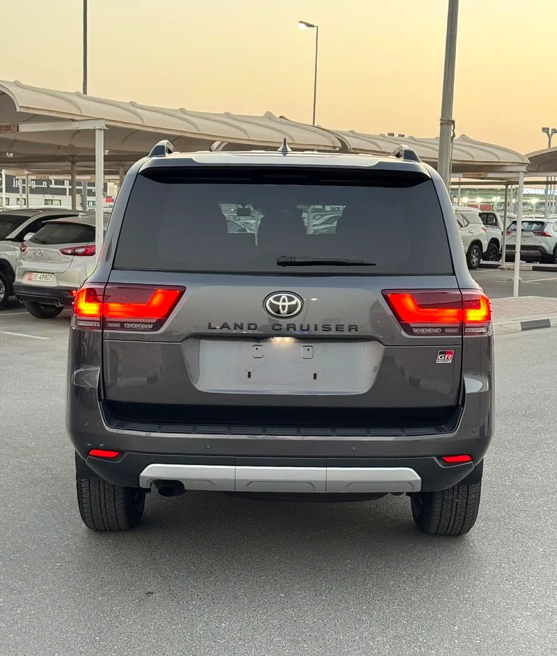 LAND CRUISER GR 2023 FRESH JAPAN IMPORT RIGHT HAND DRIVE FOR EXPORT JUST LIKE NEW FULL OPTION  BEST63158340359554113