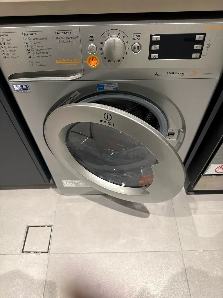 Stylish and Efficient Indesit Front Loader Washing Machine!