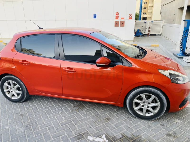 بيجو 208 GCC مع سجل صيانة من شركة النابودة62931647028739111
