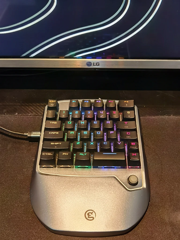 Gamesir Gaming Keyboard eith Red Mechanical Switches63173865483009111