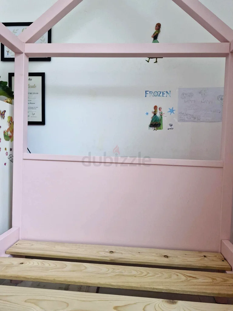 سرير منزل الأطفال مع ماتراز63219347977475114