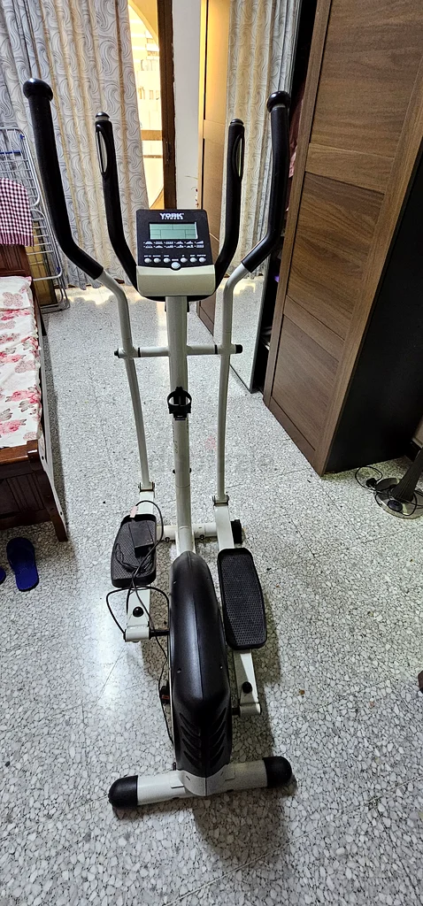 Exercise Elleptical machine63170415929602113