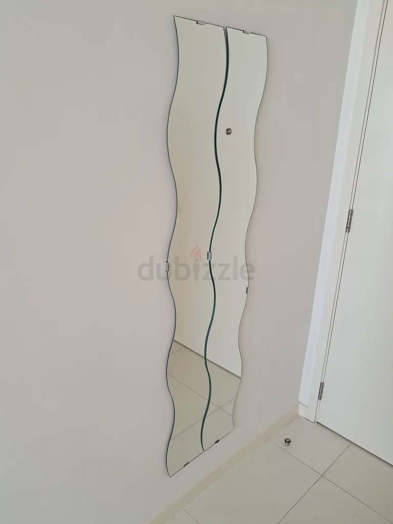 Stylish Wavy Mirror for Your Elegant Space63221347702145111