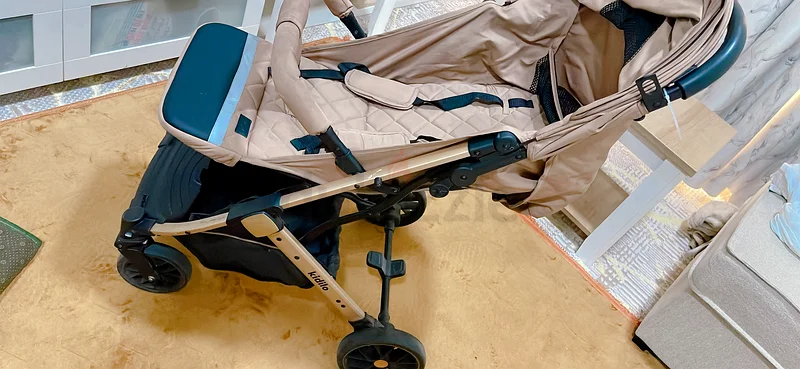 Convenient Folding Stroller - Perfect for On-the-Go Parents!63174810112257111