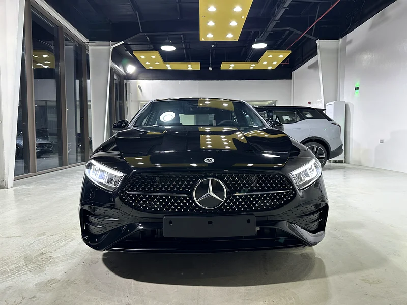 Mercedes A200 2025 AMG63232621222785114