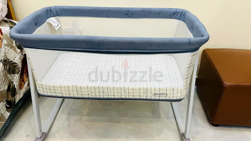 سرير أطفال صغير للبيع63204272554498114