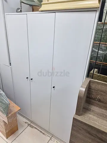 3 door wardrobe