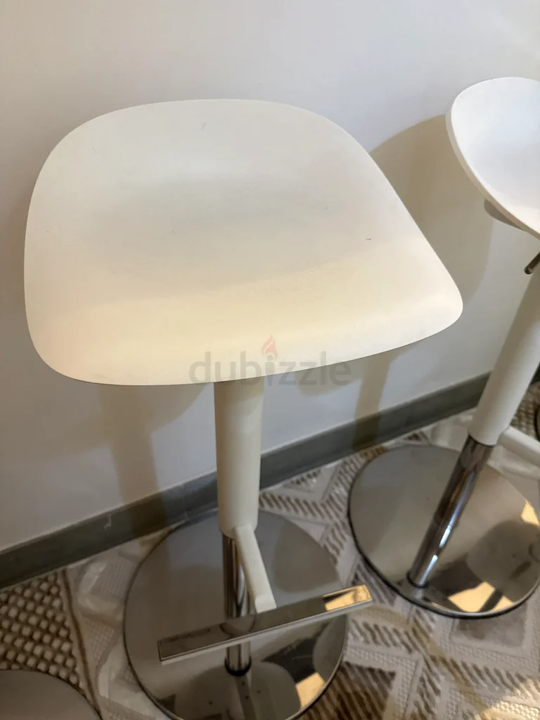 كراسي بار عصرية أنيقة - مجموعة من 4 قطع62863819960449112