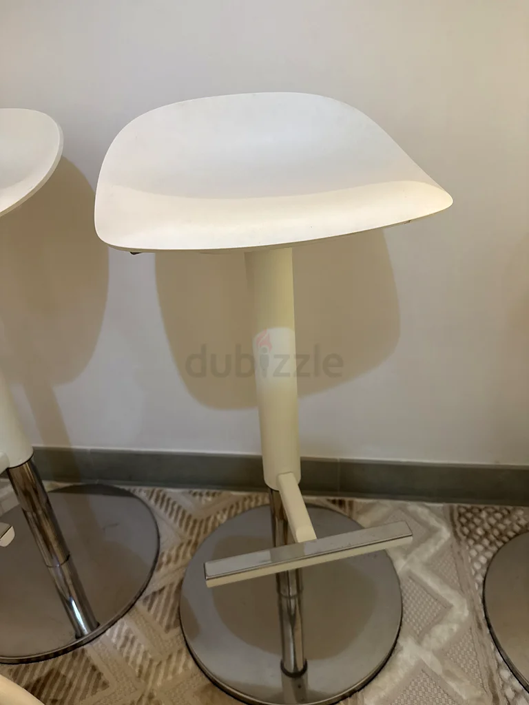 كراسي بار عصرية أنيقة - مجموعة من 4 قطع62863819960449112