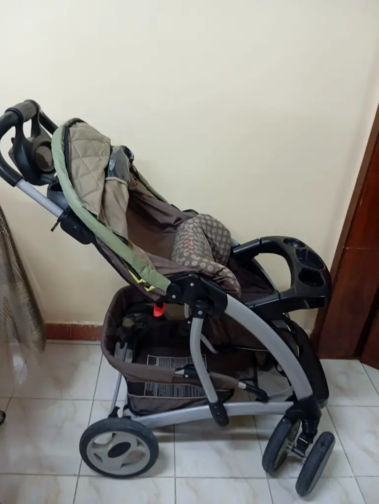 Compact Convenient Stroller for Easy Travels63205359268354117