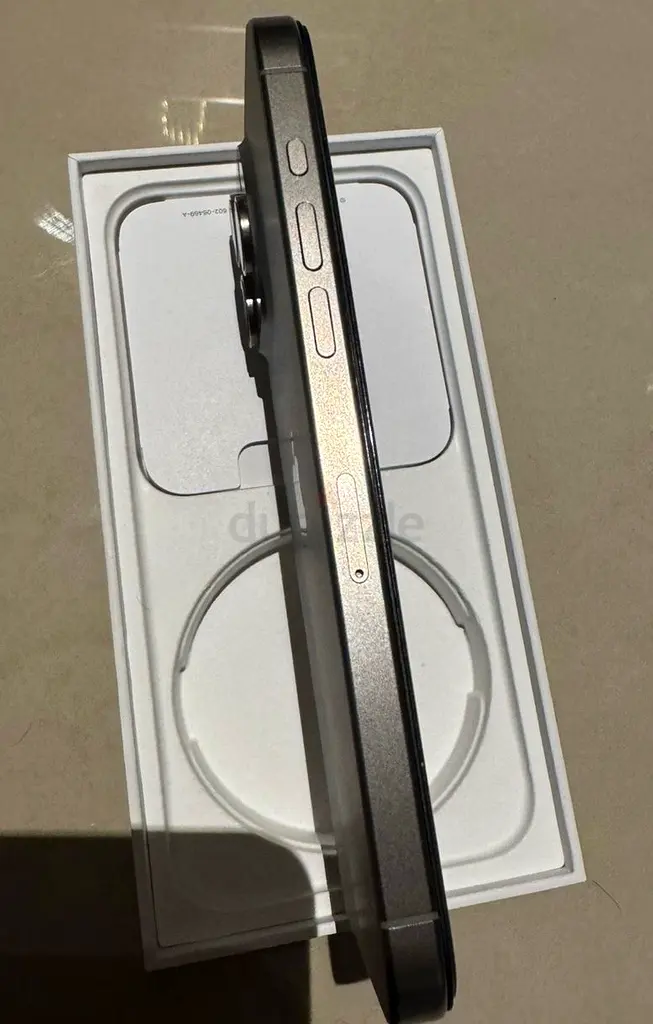 iphone 1563213431352706114