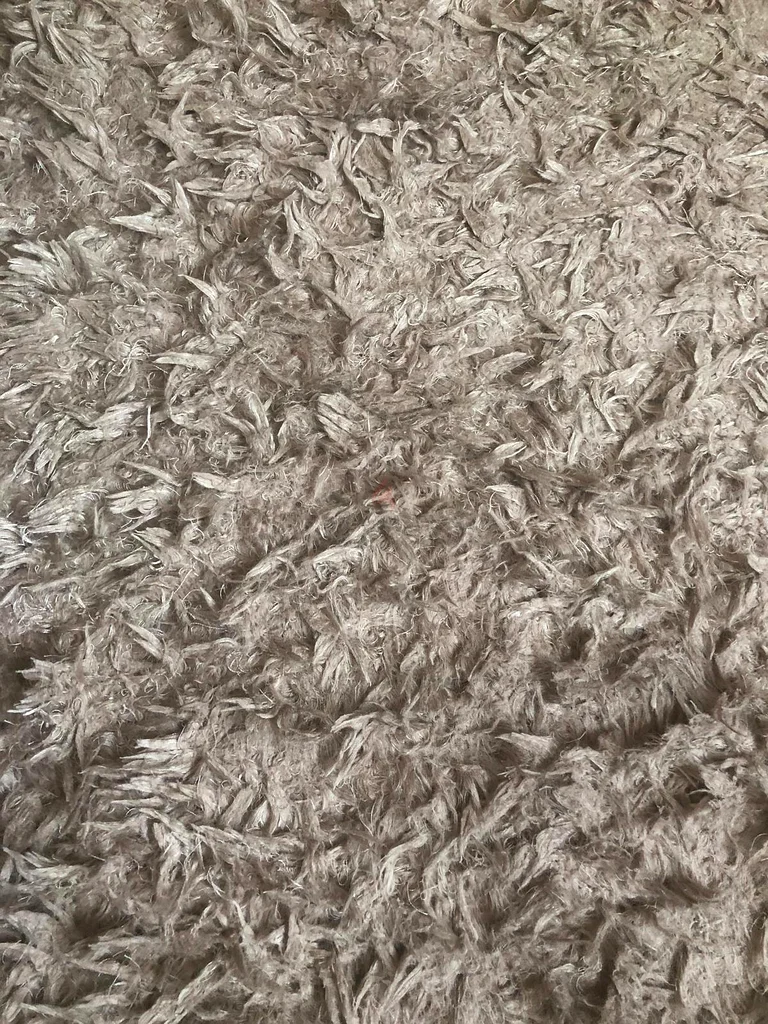 Fur carpet /rug 160cm x 125 cm approx - ikea63184728278531111