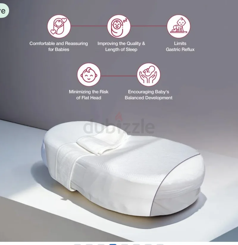 Comfortable with the Red Castle Cocoonababy Ergonomic Sleeping Nest in White.62865809821571113
