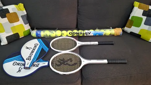 Top-Quality Tennis Rackets and Balls Set for Sale