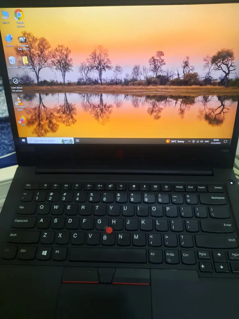 High-Performance Laptop with Stunning Display ,with charger 8gb Ram and Rom 256GB