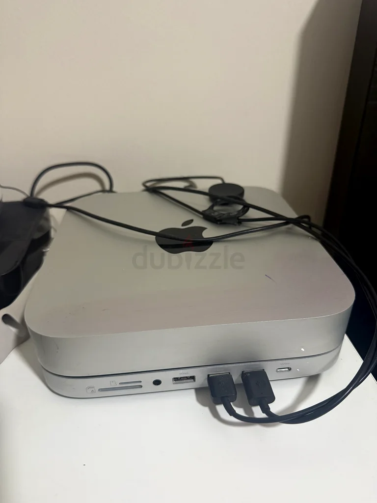 ماك ميني M1 مع شاشة واسعة مقاس 34 بوصة ومحور USB ساتا دوك63254492781825113