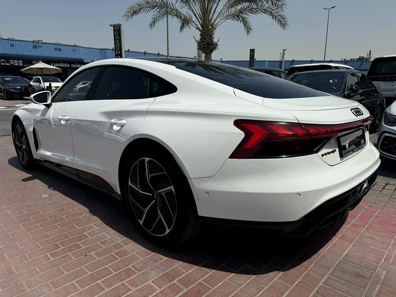 2022. E-tron GT. Dealer warranty63224790843651113