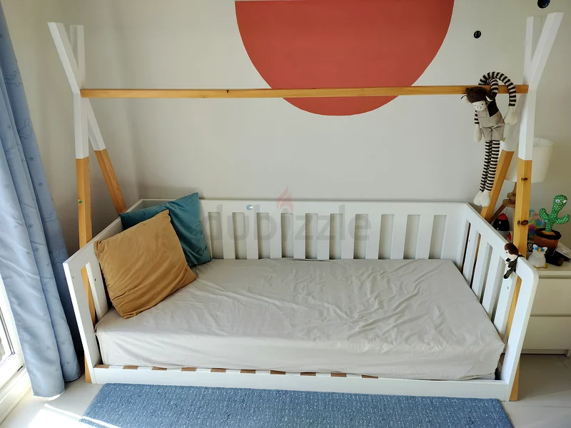 Stylish Kids Bed with Playful Design63206392589569111