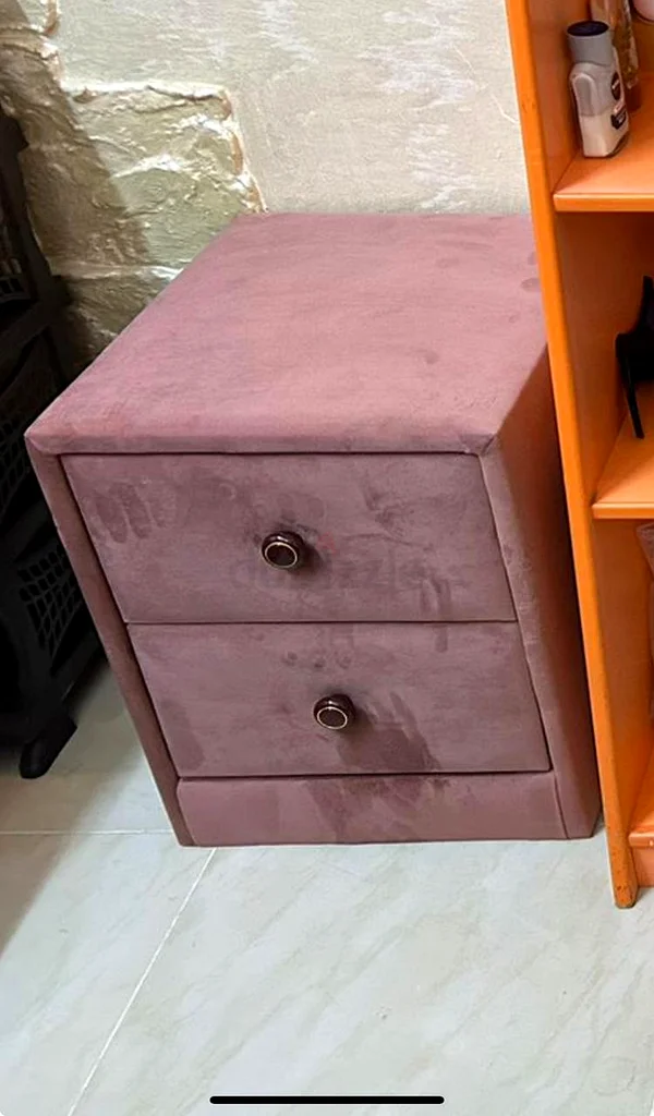 Chic Pink Velvet Nightstand with Drawers632188126524181116