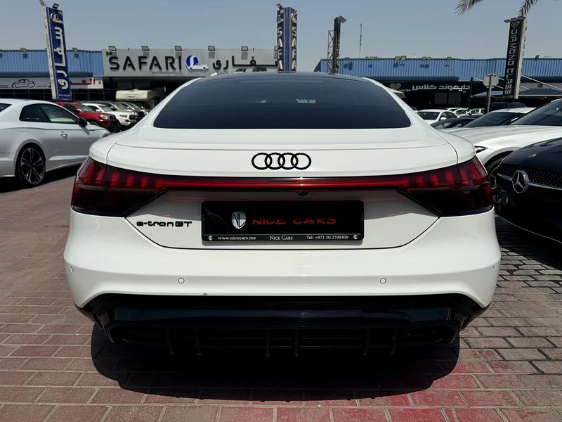 2022. E-tron GT. Dealer warranty63224790843651114