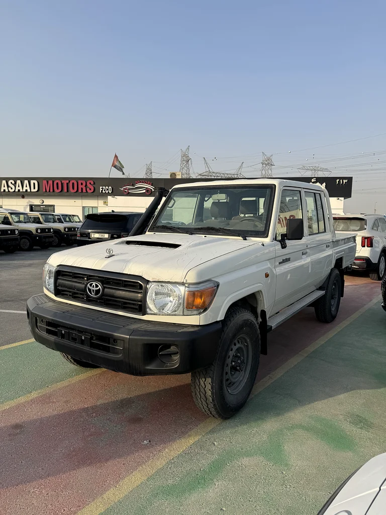 كابينة مزدوجة V8 تويوتا لاند كروزر بيك أب، ديزل، يدوي631578839750411118