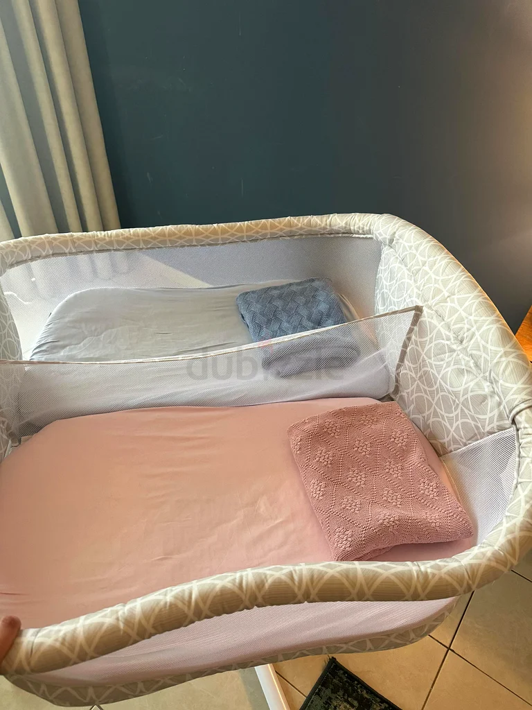 Cozy Bassinet for Your Newborn - Like New Condition! (Twin Baby Bed)63195619539587114