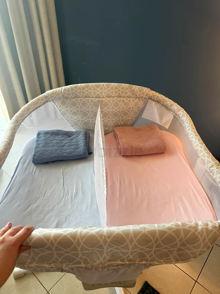 Cozy Bassinet for Your Newborn - Like New Condition! (Twin Baby Bed)63195619539587113