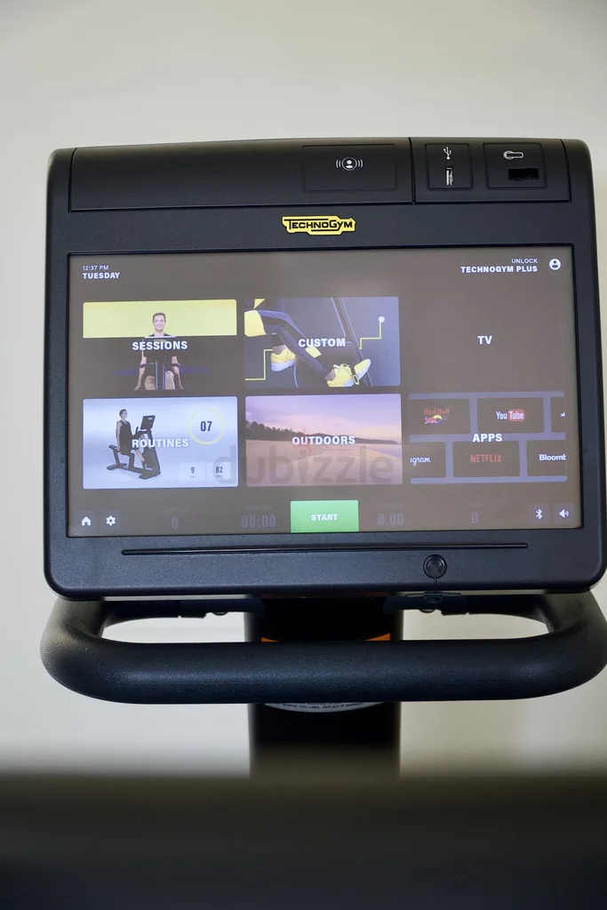 دراجة تمارين Technogym مستلقية مع لوحة تحكم Unity62933694493186111
