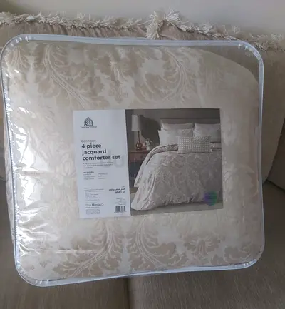 Bed cover set