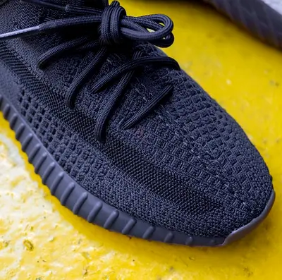 Adidas Yeezy 350 Onyx size 12US
