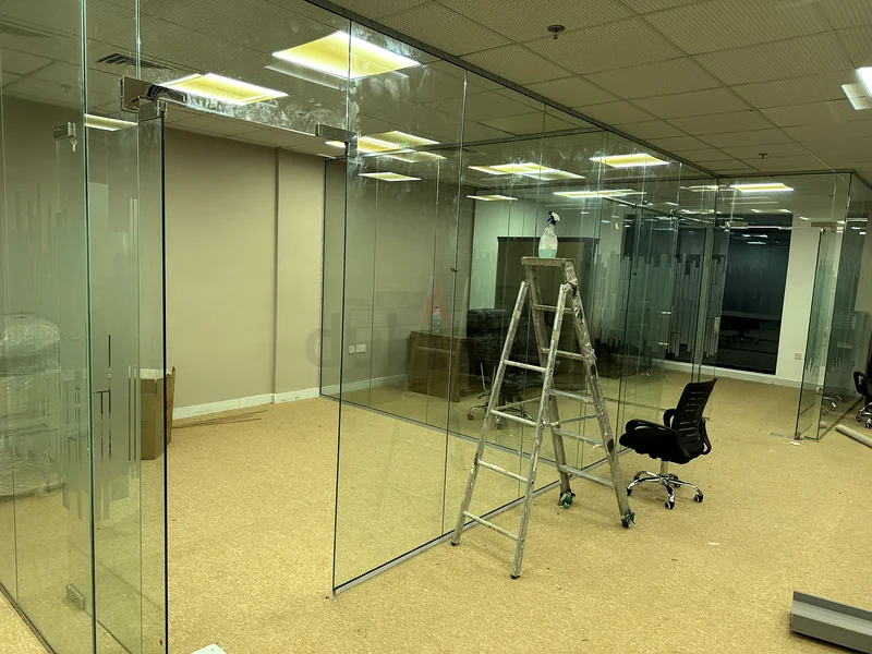 Ofice Glass Partition63440539784321111
