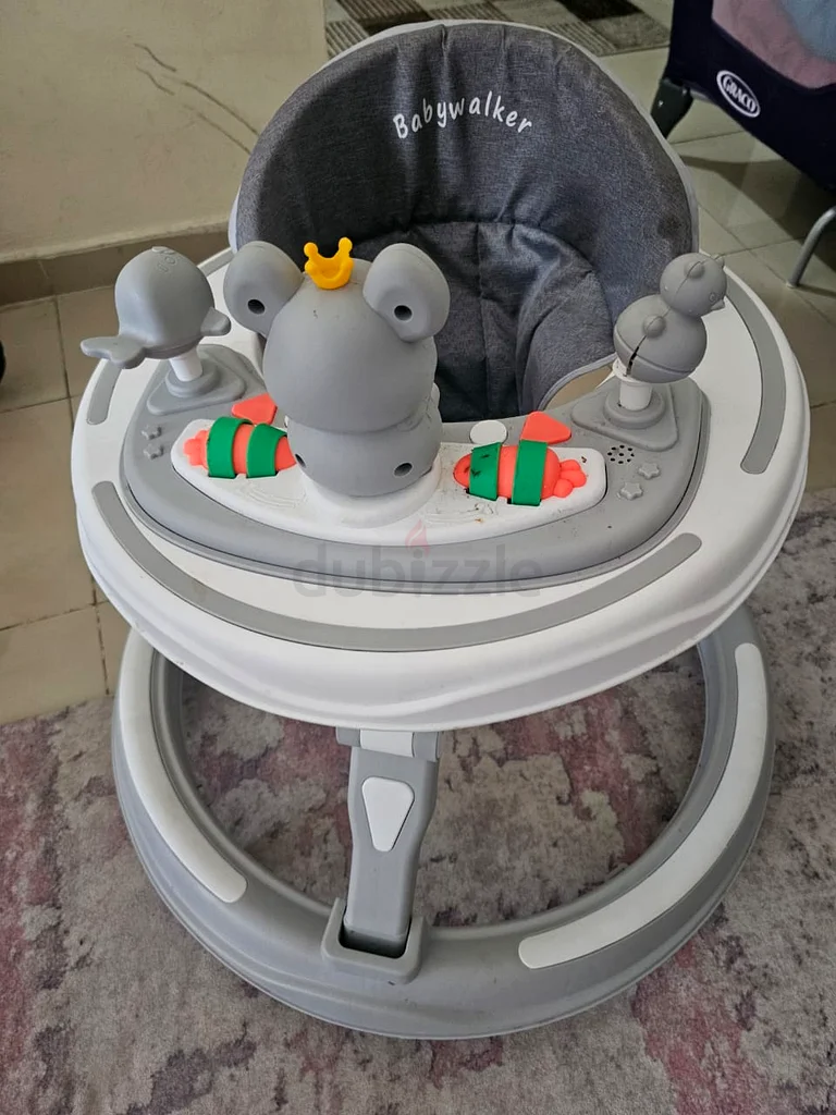 عربة أطفال لطيفة مع ألعاب ممتعة للتنمية المبكرة63196135706627111