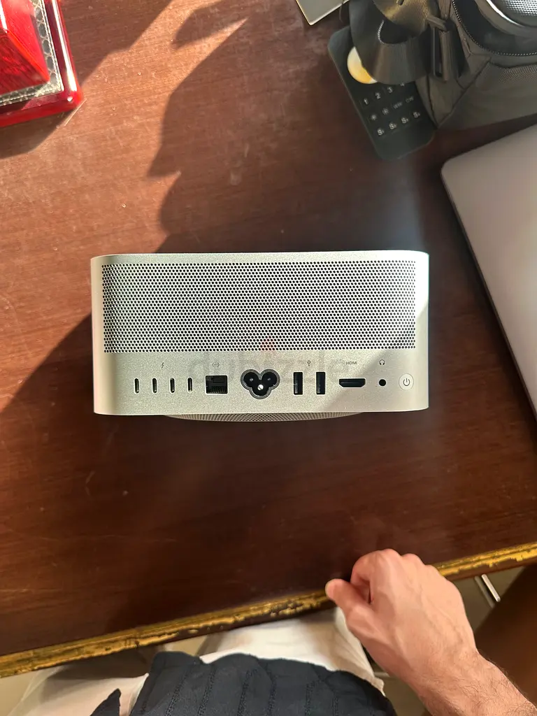Sleek Apple Mac studio - Compact Powerhouse!63254492850305112