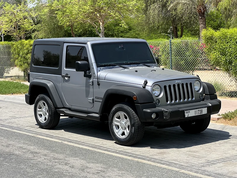 Jeep Wrangler 2016 GCC. Low mileage and original paint. Very clean car63152751796355113