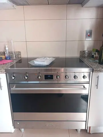 Smeg Induction Cooker 90cm Like New Model No C9IMX2