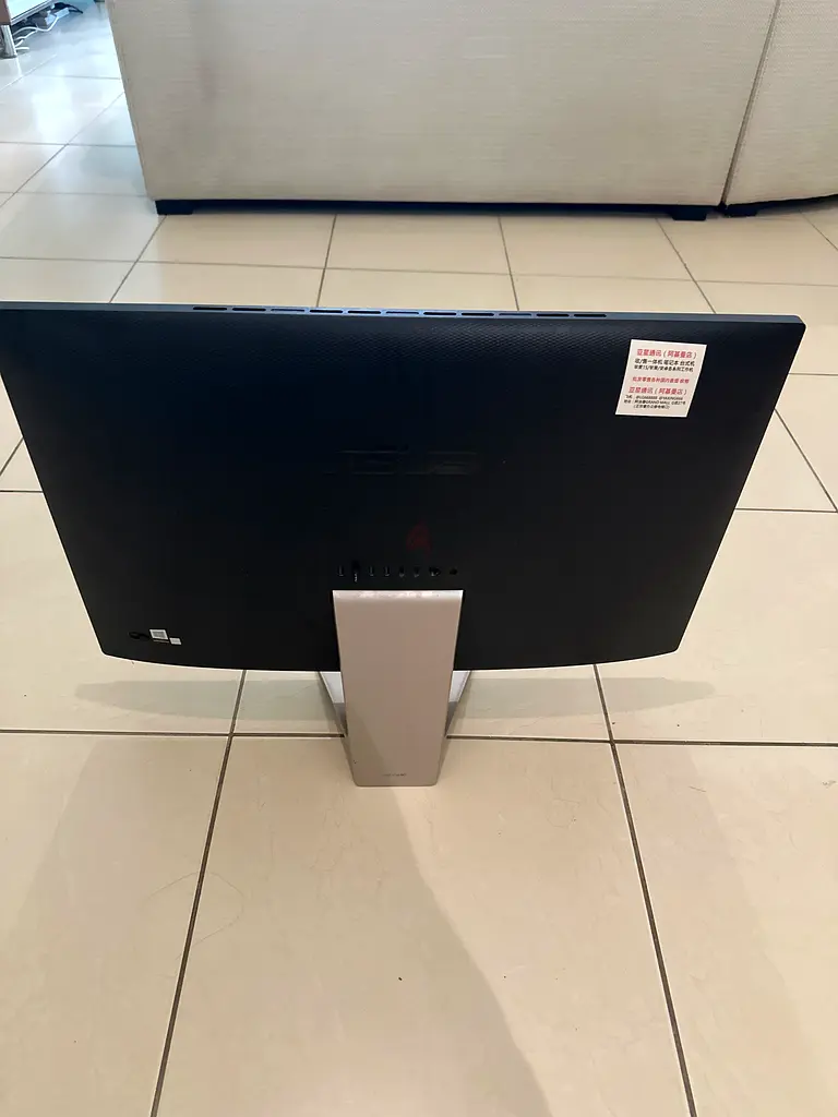 Sleek 24-inch Full HD desktop computer63254491182594111