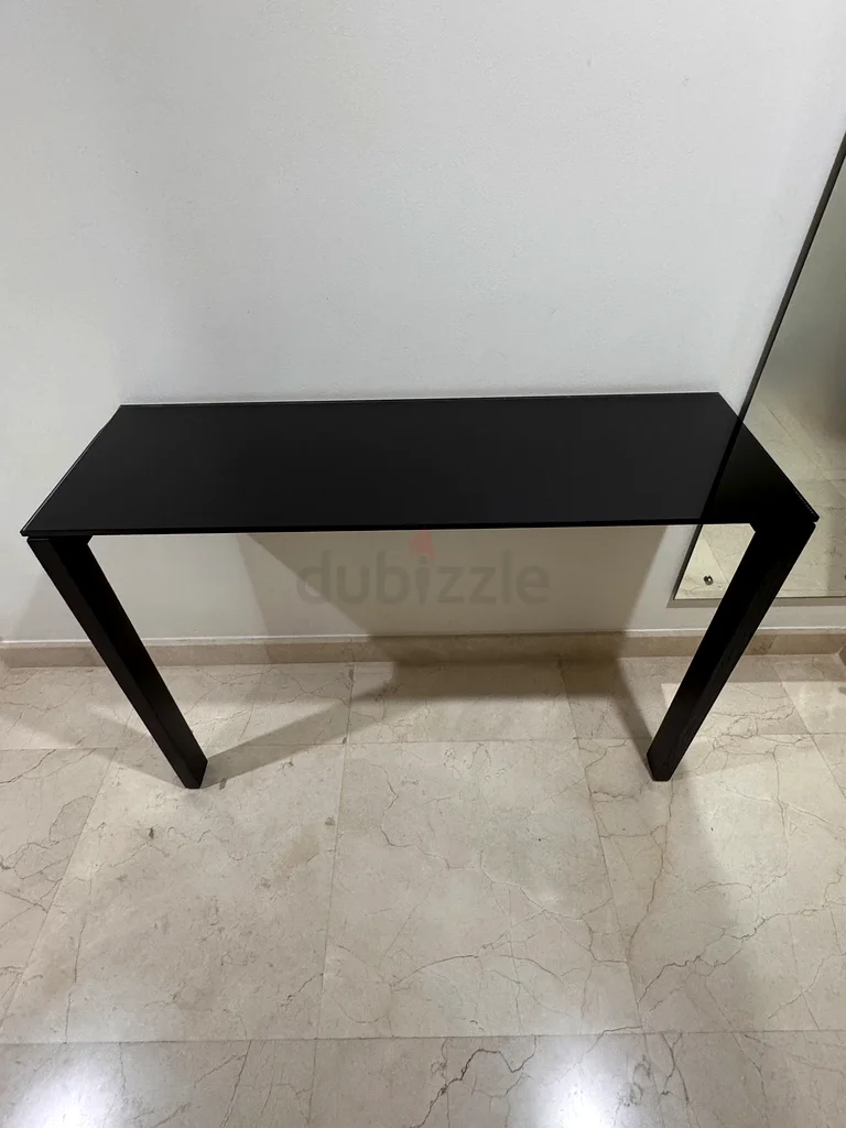 Sleek Black Console Table for Modern Spaces63216347668866111