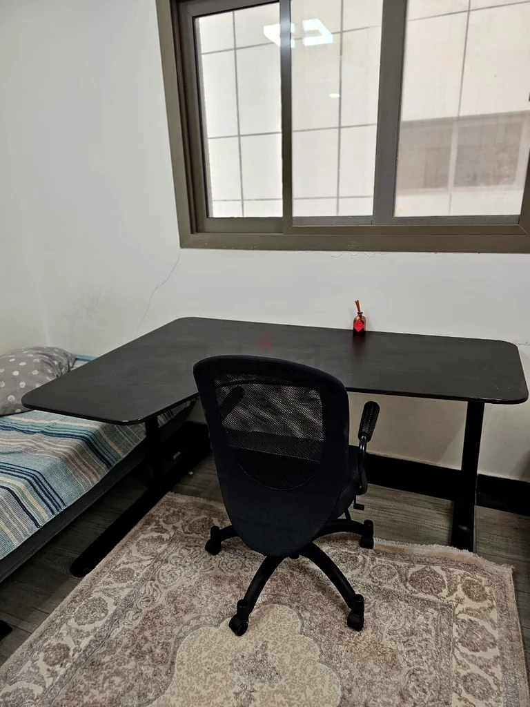 Stylish Black Study Table with Ergonomic Chair for Sale!632223472815381114