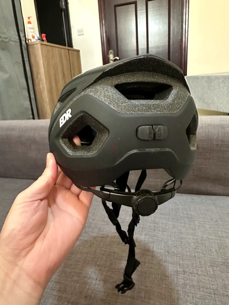 Helmet (Decathlon)63244706136577113