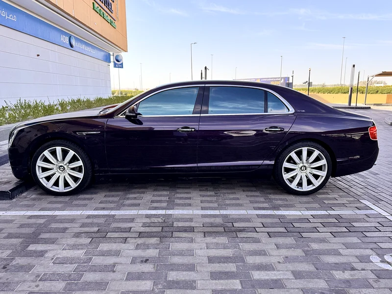 Bentley flying spur under warranty is in very very good condition63135492129794111
