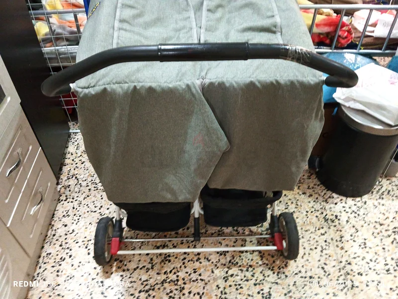 عربة أطفال مزدوجة أنيقة ومريحة للبيع!63207887918594111