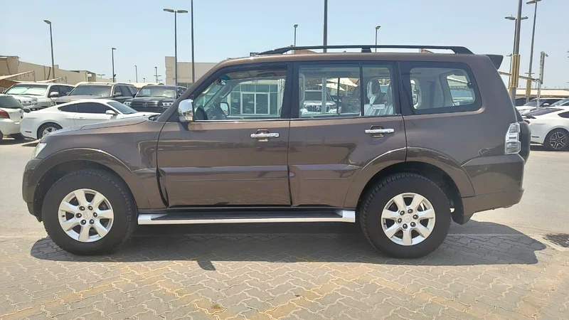 Mitsubishi Pajero full option63152749966081114