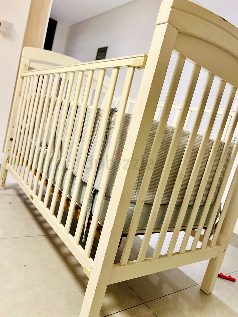 Classic White Wooden Crib63205891293953114